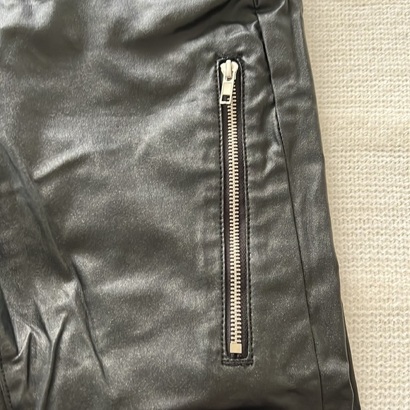 Faux leather pants - Picture 3 of 6